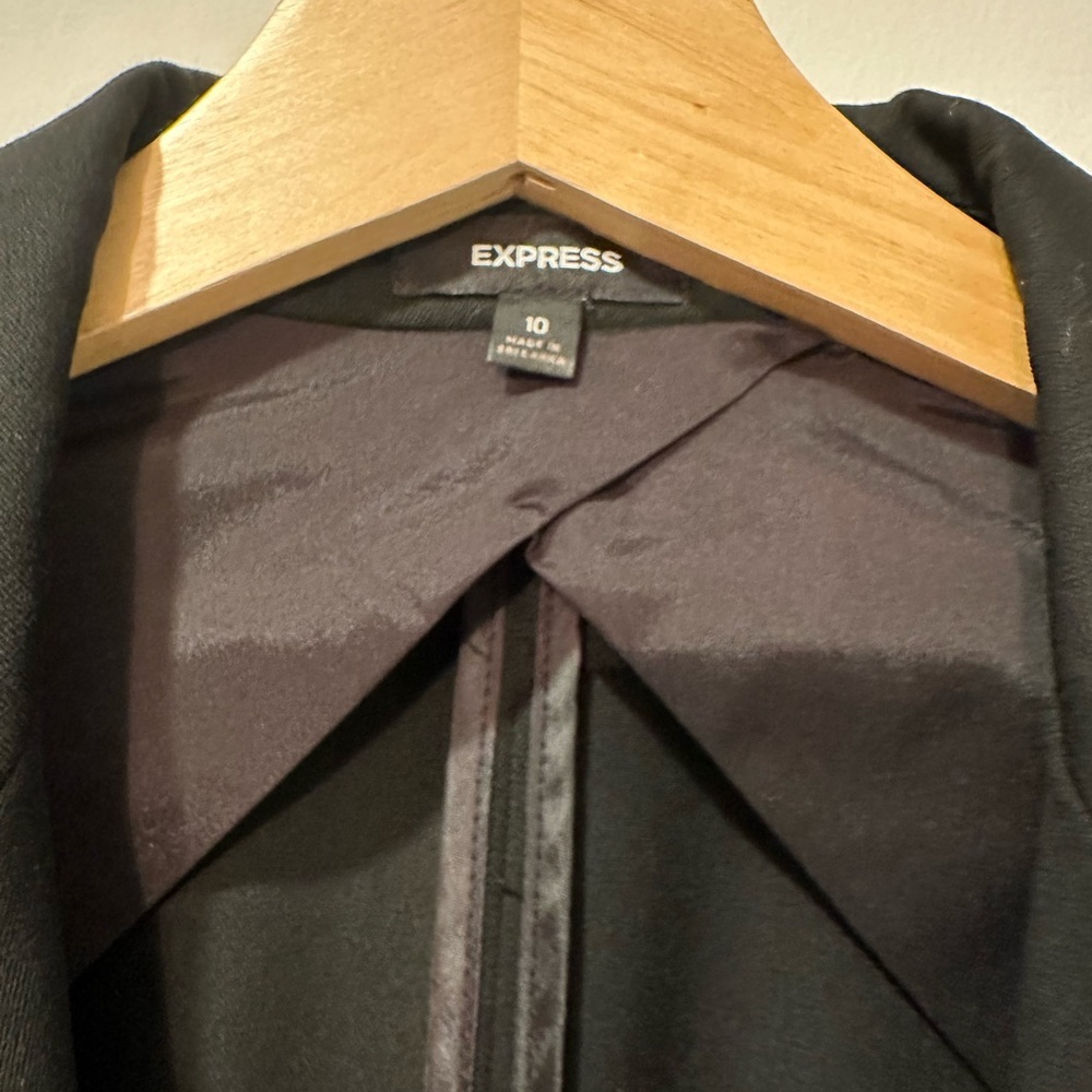Express Women's Blazer In Black - Picture 4 of 6
